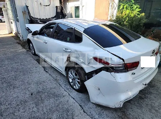 Photo 2 of 13: 2016 Kia K5, VIN KNAGS416BGA040092 — Korean insurance auction