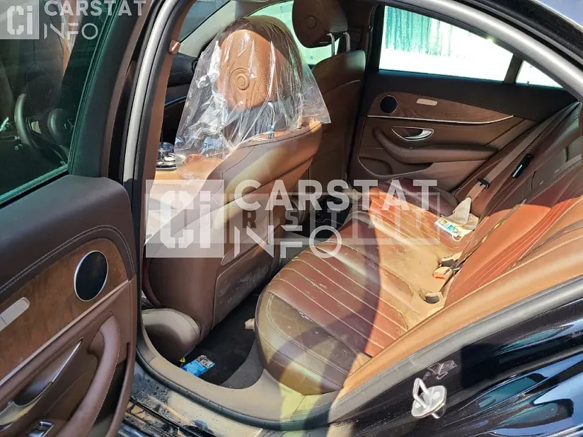 Photo 2 of 11: 2016 Mercedes-Benz Evangers E300, VIN WDDZF4JB1HA130734 — Korean insurance auction