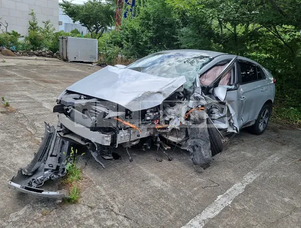 Photo 2 of 8: 2017 Hyundai Modern Ionic Electric, VIN KMHC851HFHU003932 — Korean insurance auction