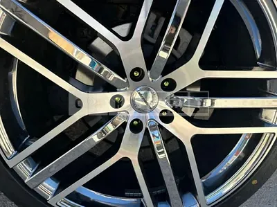 Photo 1 of 7: 2019 Kia (parts) Carnival Wheel — Korean insurance auction