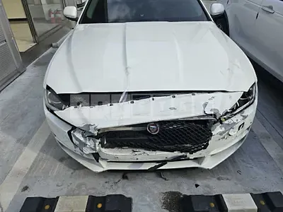 Photo 1 of 14: 2016 Jaguar XE 2.0d — Korean insurance auction