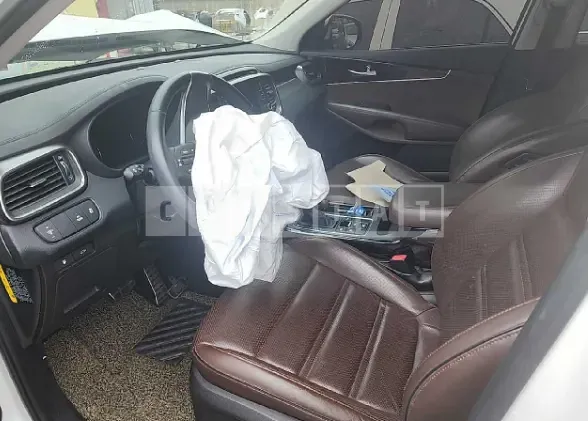 Photo 2 of 15: 2017 Kia Sorento, VIN KNAPK81ABHA339601 — Korean insurance auction