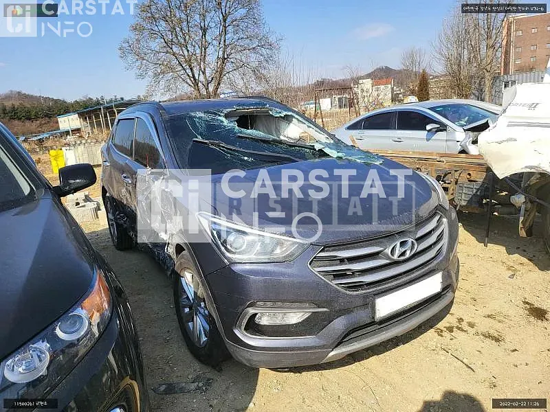 Photo 2 of 5: 2017 Hyundai Santa Fe, VIN KMHSW81UBHU759767 — Korean insurance auction