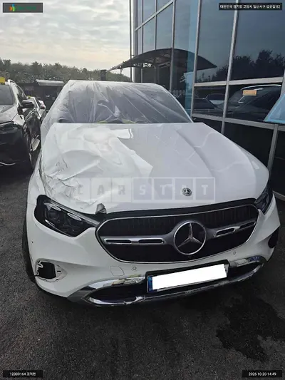 2025 Mercedes-Benz GLC300