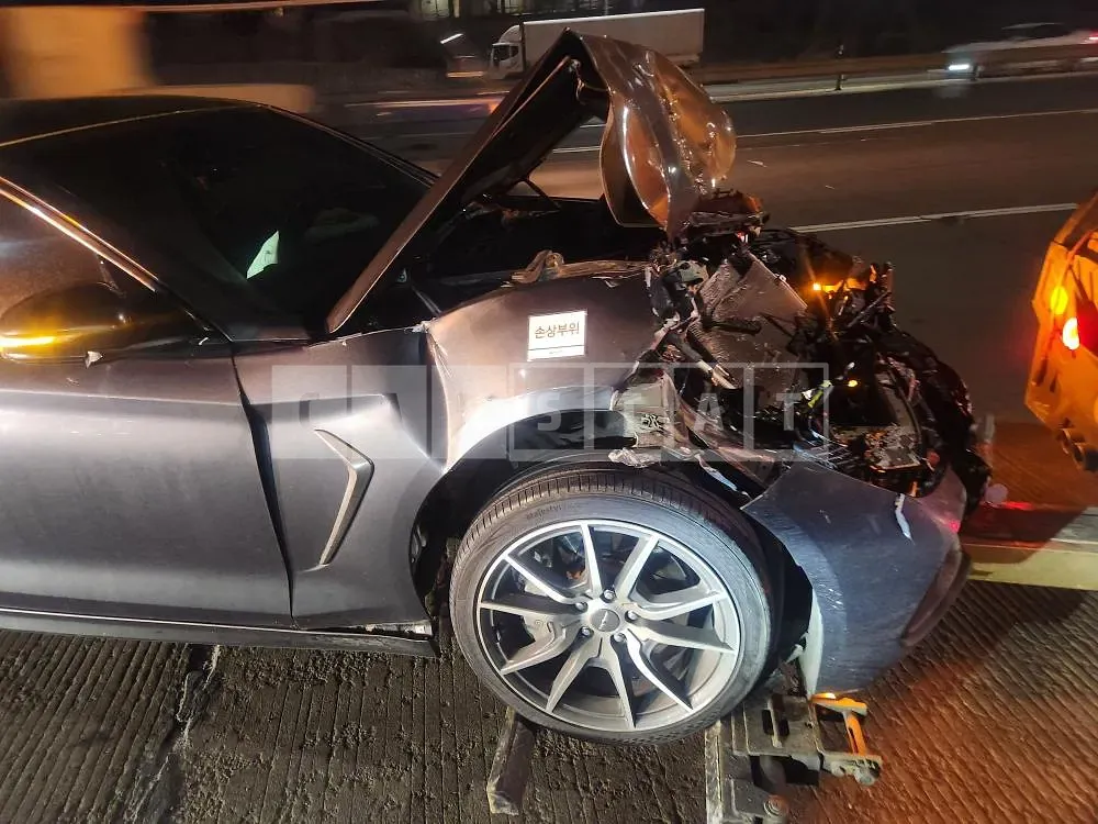 Photo 2 of 8: 2020 Genesis G70, VIN KMTG341ADLU062756 — Korean insurance auction