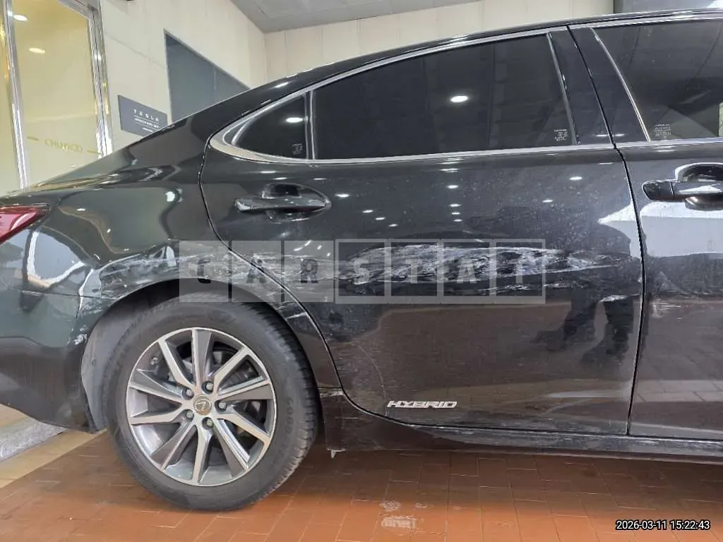 Photo 2 of 21: 2018 Lexus ES300h — Korean insurance auction