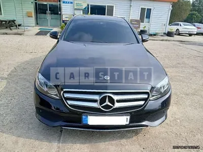 Photo 1 of 18: 2018 Mercedes-Benz E220d 4Matic, VIN WDDZF0FB3JA465355 — Korean insurance auction