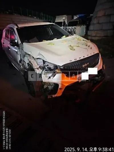 Photo 1 of 6: 2017 Kia Sorento — Korean insurance auction