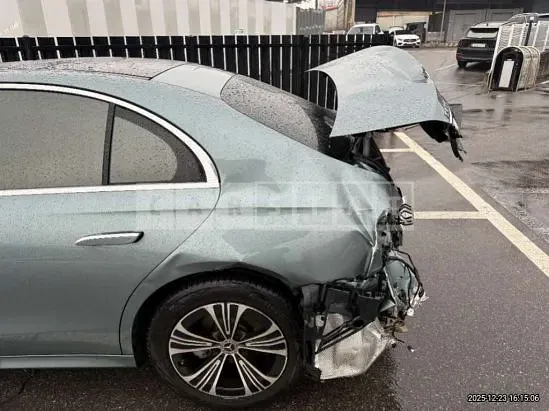 Photo 2 of 38: 2024 Mercedes-Benz E 200 — Korean insurance auction