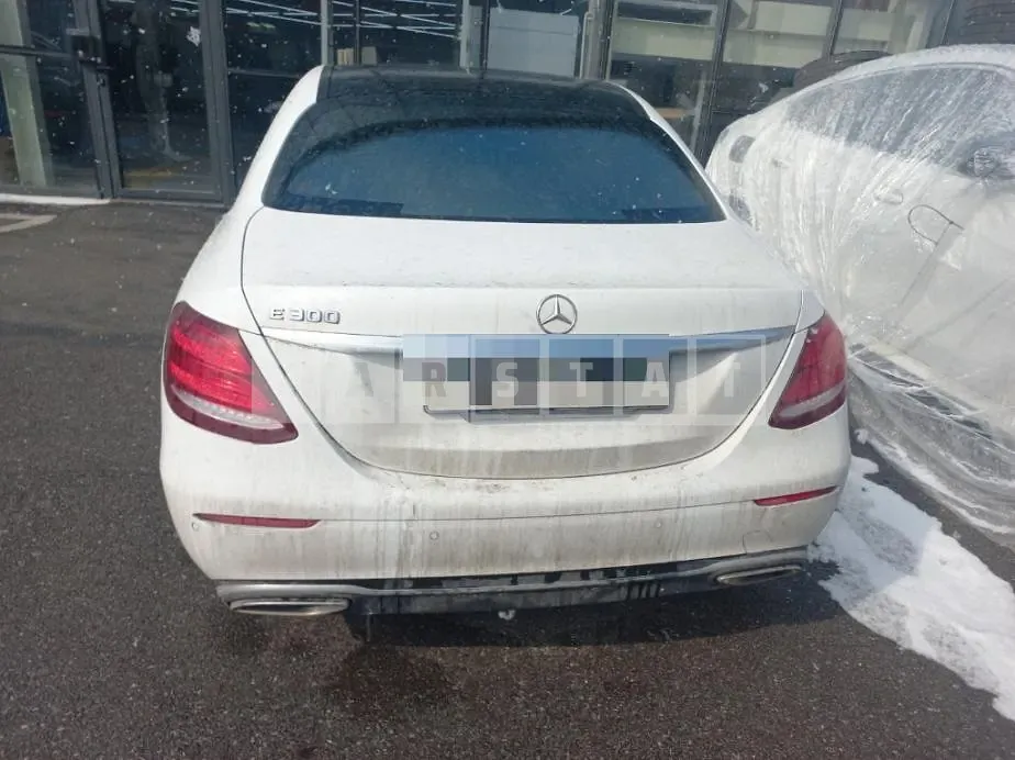 Photo 2 of 12: 2016 Mercedes-Benz E300 — Korean insurance auction