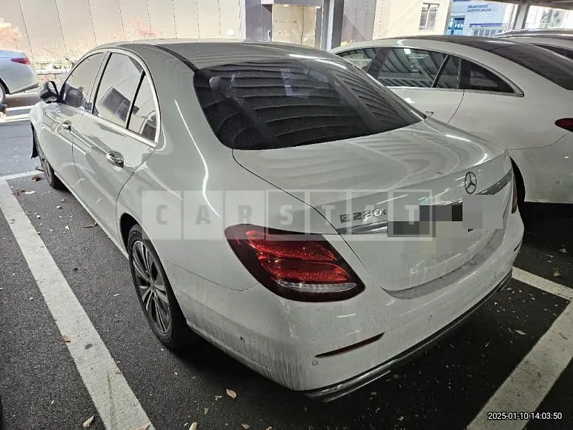 Photo 2 of 12: 2020 Mercedes-Benz E220 d — Korean insurance auction