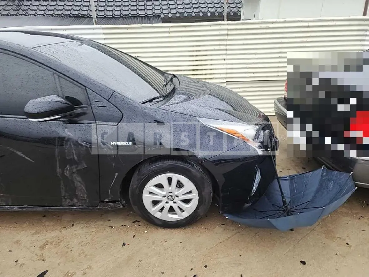 Photo 2 of 26: 2016 Toyota Prius — Korean insurance auction