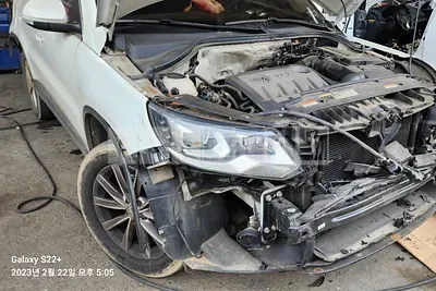 Photo 1 of 25: 2015 Volkswagen Tiguan 2.0 TDI Blue Motion, VIN WVGZZZ5NZFW518229 — Korean insurance auction