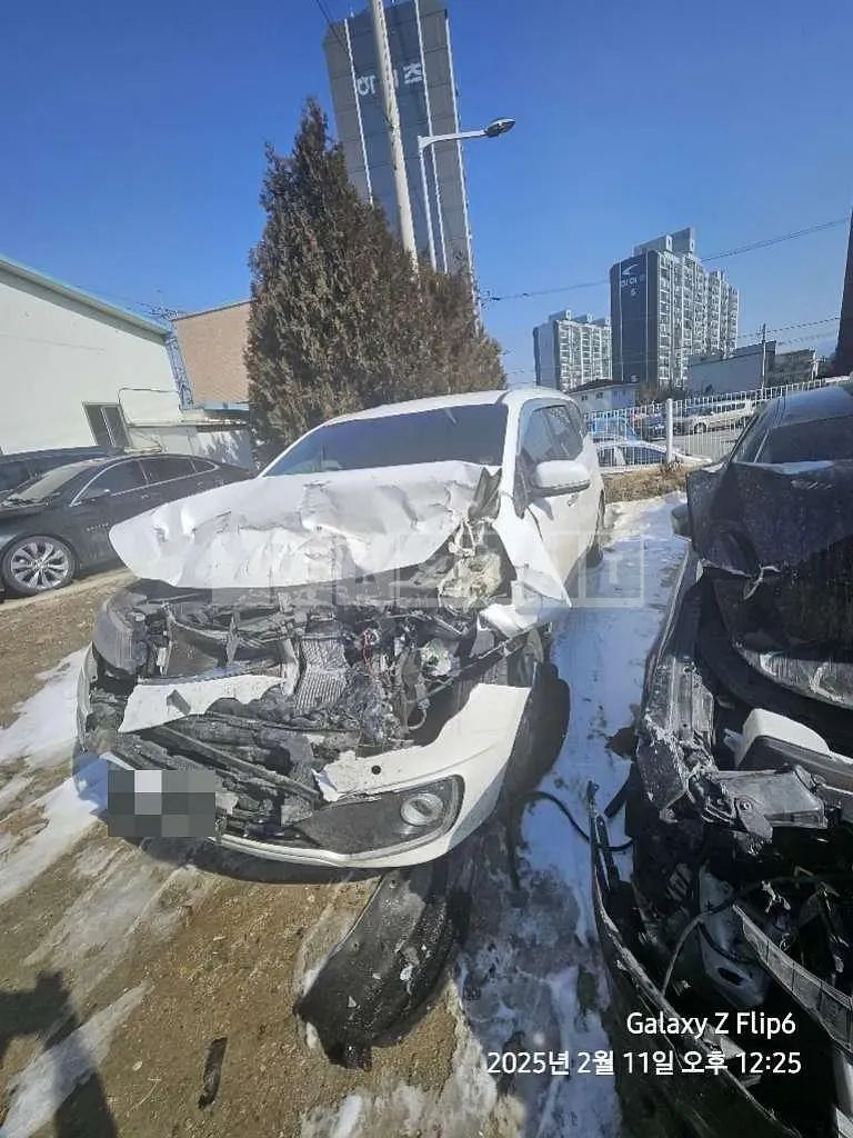 Photo 3 of 3: 2014 Kia Carnival 9 -Seater — Korean insurance auction