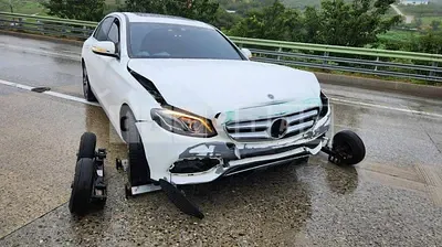 Photo 1 of 12: 2019 Mercedes-Benz E220 d, VIN WDDZF0EB1KA582841 — Korean insurance auction
