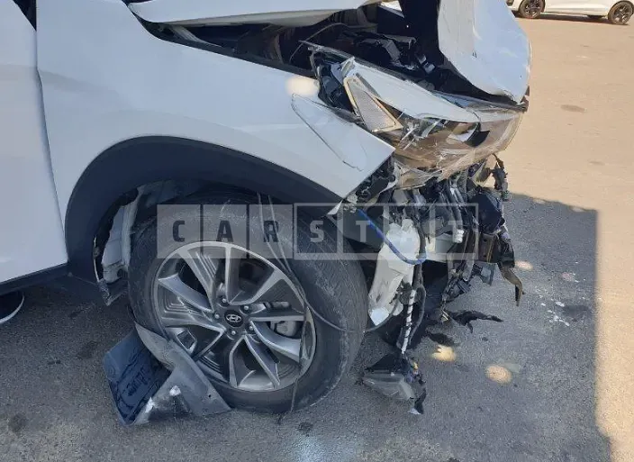 Photo 2 of 13: 2018 Hyundai Tucson — Korean insurance auction