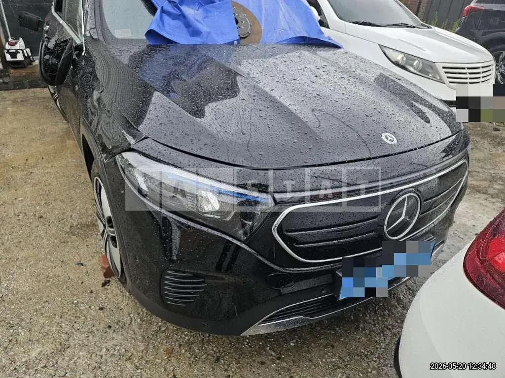 Photo 2 of 18: 2024 Mercedes-Benz EQB300 4Matic — Korean insurance auction