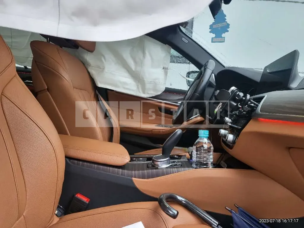 Photo 2 of 17: 2017 BMW 520d xDrive, VIN WBAJC5101HG858066 — Korean insurance auction