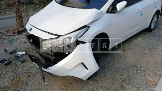 Photo 2 of 12: 2017 Kia K3, VIN KNAFK412BHA670157 — Korean insurance auction