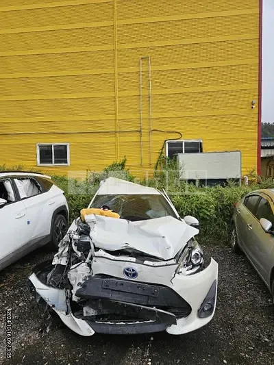 Photo 1 of 11: 2018 Toyota Prius C — Korean insurance auction