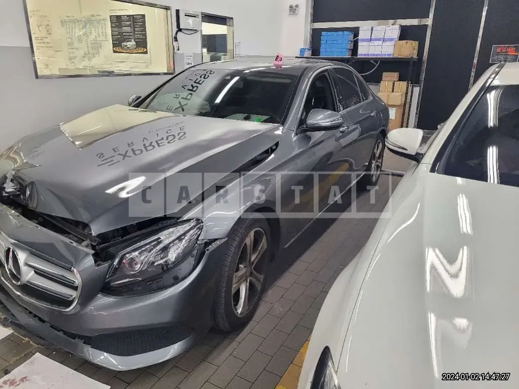 Photo 2 of 13: 2017 Mercedes-Benz E220d, VIN WDDZF0EB3HA054033 — Korean insurance auction