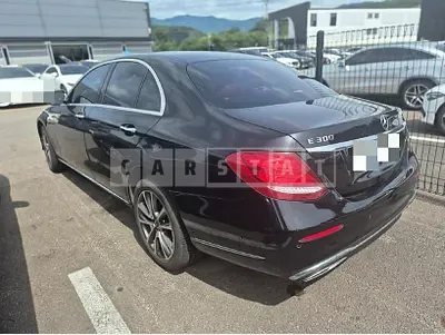 Photo 1 of 22: 2017 Mercedes-Benz E300 — Korean insurance auction