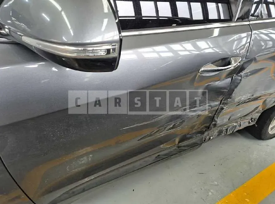 Photo 2 of 18: 2016 Hyundai Santa Fe DM — Korean insurance auction