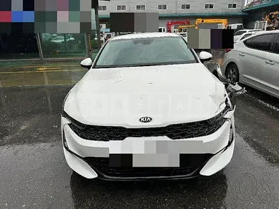 Photo 1 of 42: 2020 Kia K5 2.0, VIN KNAG141ABLA025900 — Korean insurance auction
