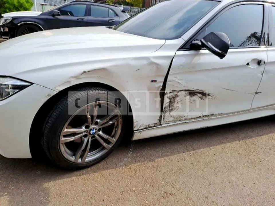Photo 2 of 20: 2017 BMW 320i, VIN WBA8A9103HK883009 — Korean insurance auction