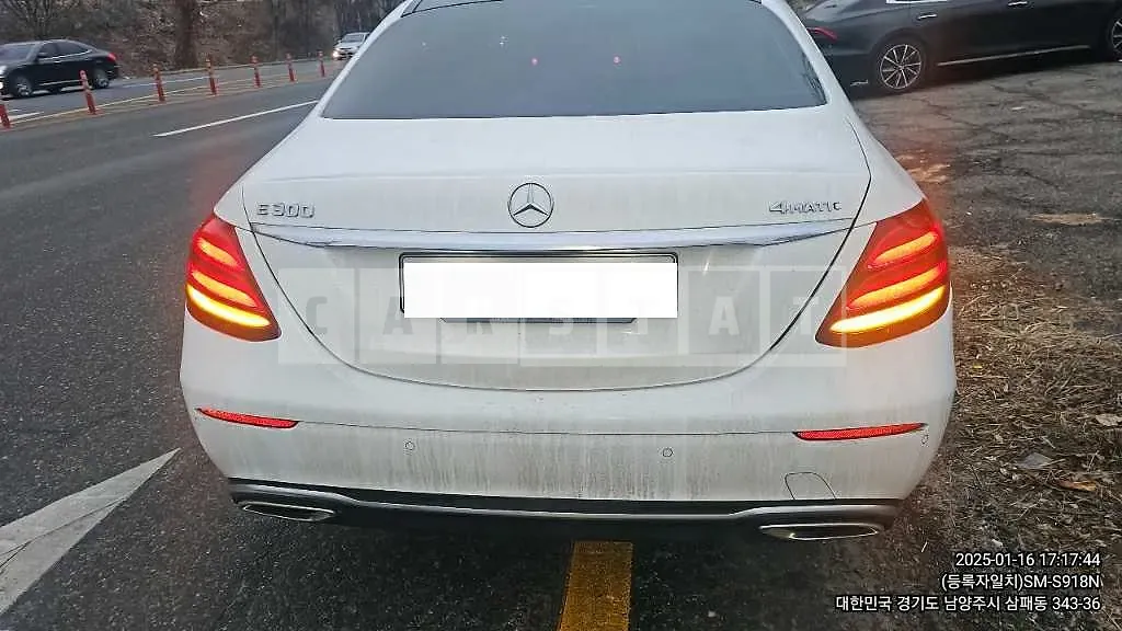 Photo 2 of 6: 2017 Mercedes-Benz E300 4Matic — Korean insurance auction