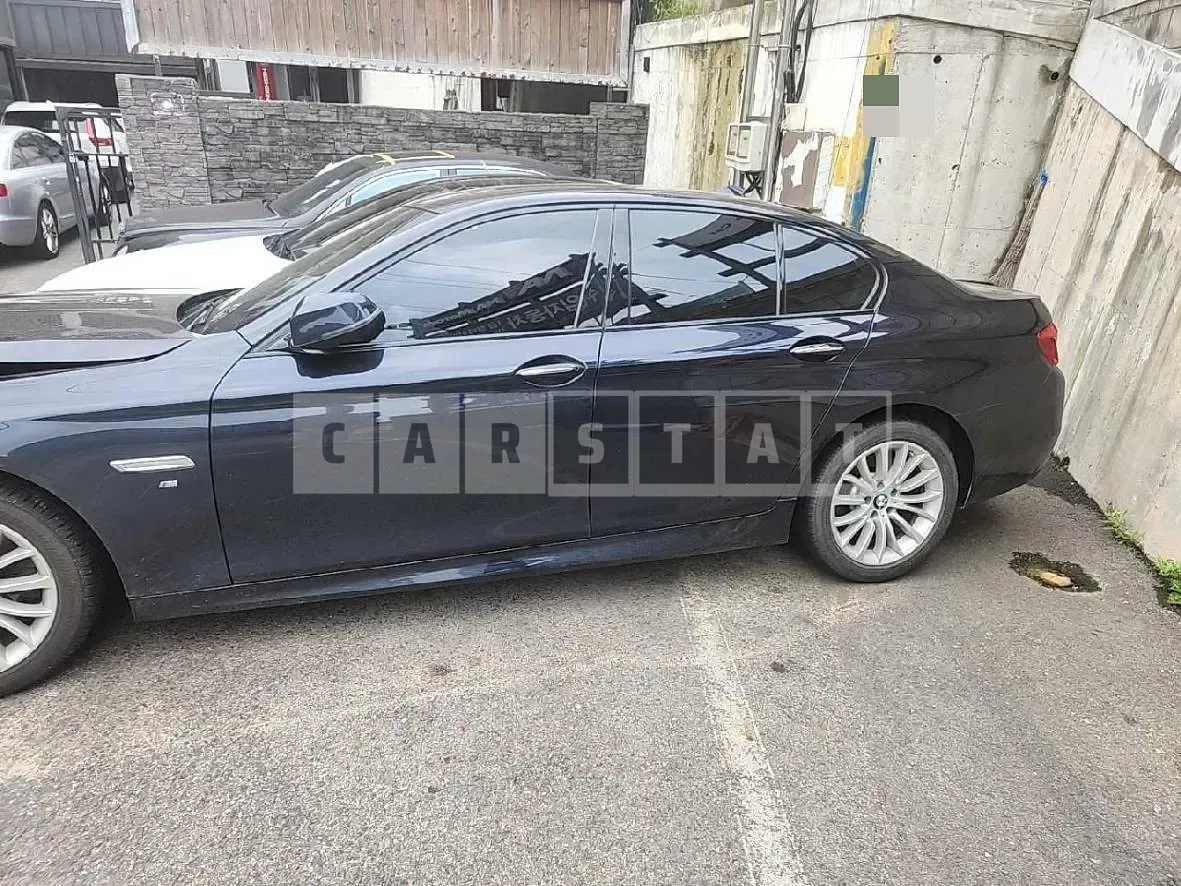 Photo 2 of 23: 2015 BMW 520d xDrive, VIN WBA5E710XGG156320 — Korean insurance auction