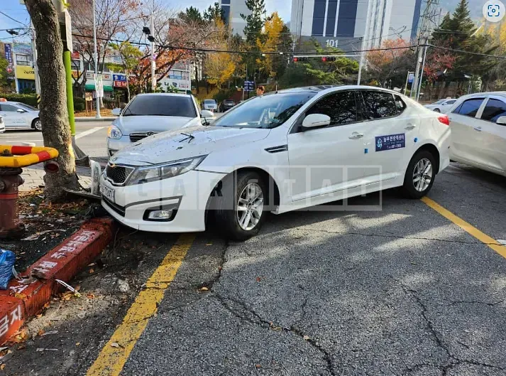 Photo 2 of 11: 2015 Kia K5, VIN KNAGN418BFA540472 — Korean insurance auction