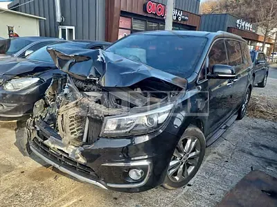 Photo 1 of 9: 2017 Kia Carnival, VIN KNAMC81ABHS300389 — Korean insurance auction