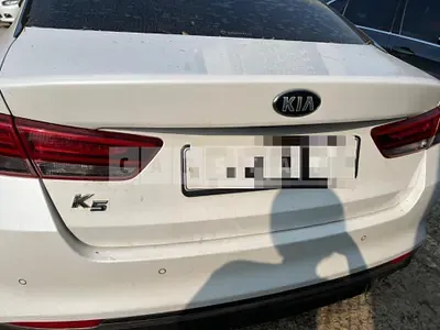 Photo 1 of 15: 2017 Kia K5 2.0 — Korean insurance auction