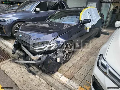 Photo 1 of 36: 2022 BMW 520i, VIN WBA11BH04NCK18513 — Korean insurance auction