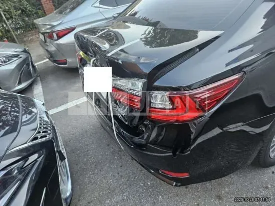 Photo 2 of 20: 2017 Lexus ES300h — Korean insurance auction
