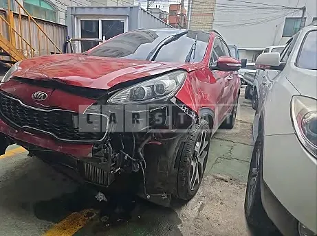 Photo 2 of 18: 2018 Kia Sportage — Korean insurance auction