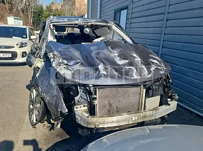 Photo 1 of 10: 2021 Kia Sorento, VIN KNARL81BGMA008213 — Korean insurance auction