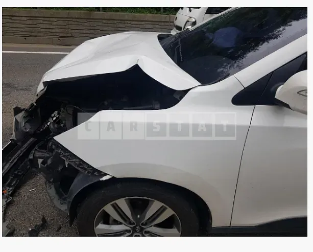 Photo 2 of 8: 2015 Hyundai Tucson, VIN KMHJT81VDFU050914 — Korean insurance auction