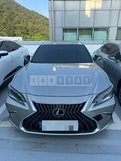 Photo 1 of 81: 2023 Lexus ES300h — Korean insurance auction