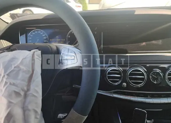 Photo 2 of 43: 2017 Mercedes-Benz S500 4Matic L, VIN WDDUG8FB9HA291758 — Korean insurance auction