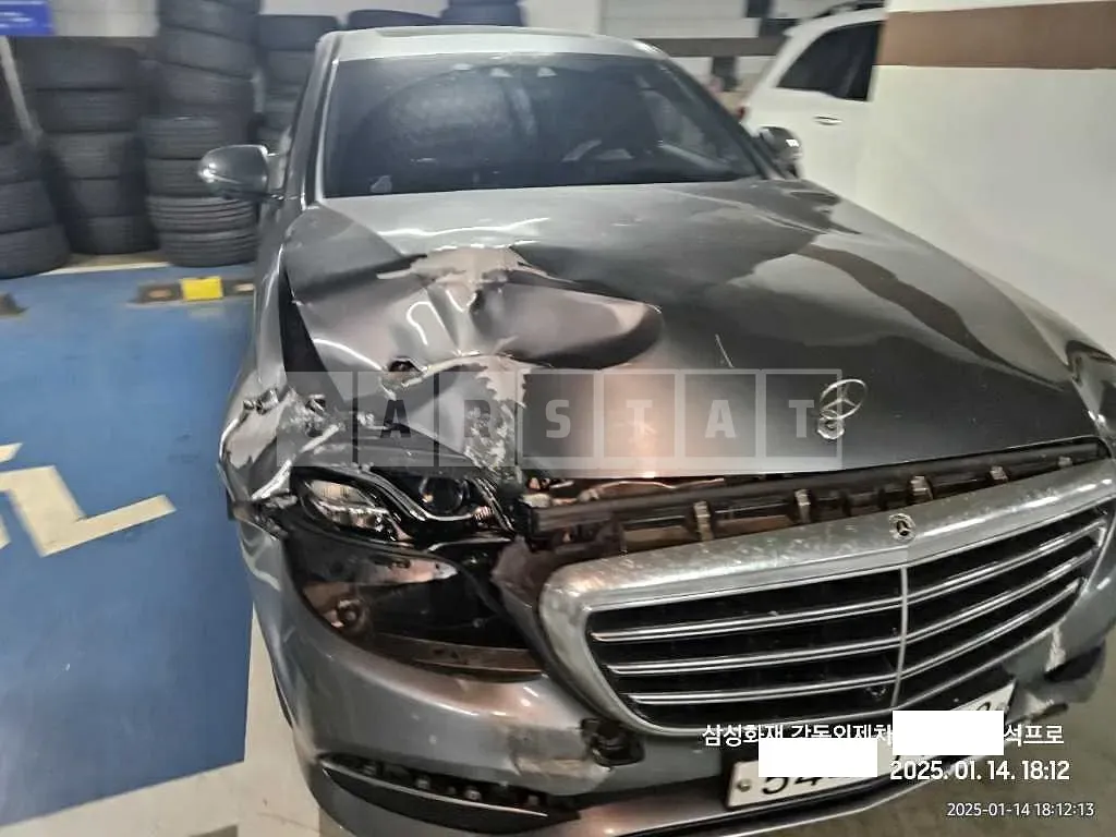 Photo 2 of 35: 2018 Mercedes-Benz E 300 4Matic — Korean insurance auction