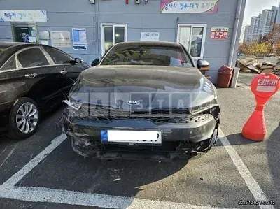 Photo 1 of 32: 2020 Kia K5, VIN KNAG3412BLA009870 — Korean insurance auction