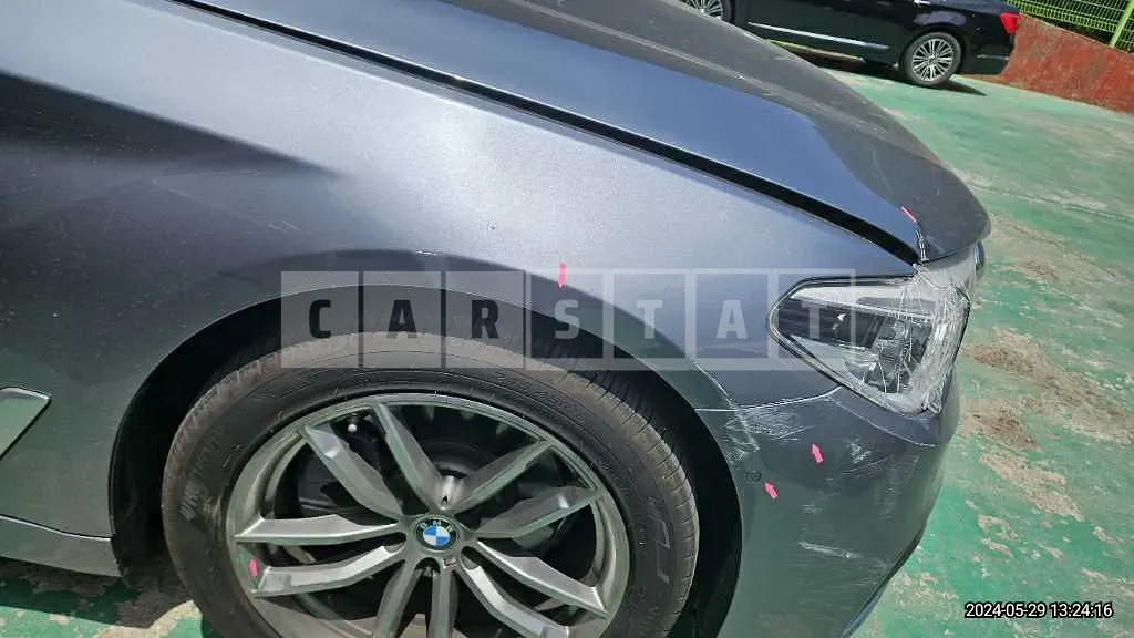 Photo 2 of 17: 2018 BMW 520d xDrive — Korean insurance auction
