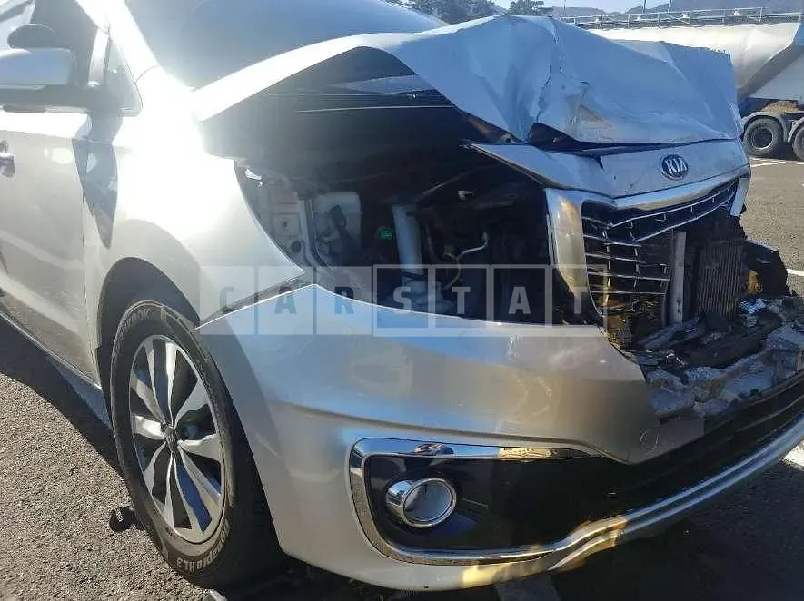 Photo 2 of 9: 2014 Kia Carnival — Korean insurance auction