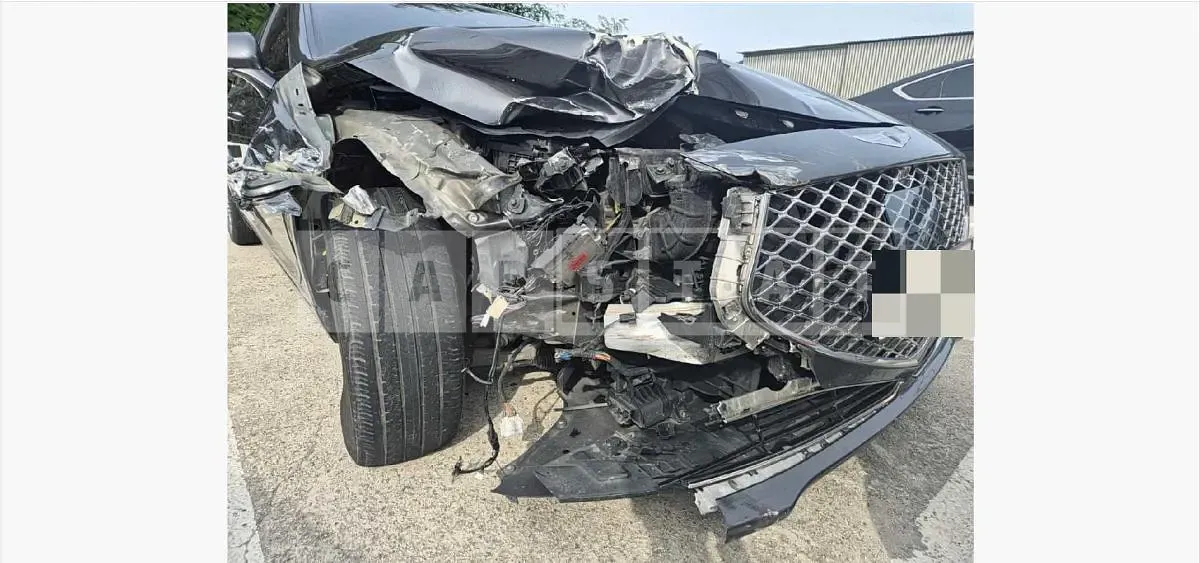 Photo 2 of 6: 2020 Genesis G90 — Korean insurance auction