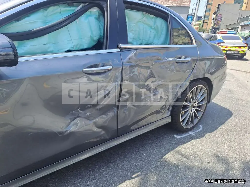 Photo 2 of 15: 2022 Mercedes-Benz E350 4Matic — Korean insurance auction