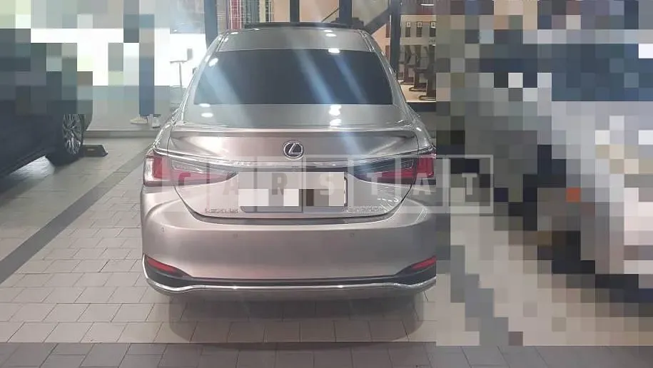 Photo 2 of 13: 2018 Lexus ES300h — Korean insurance auction