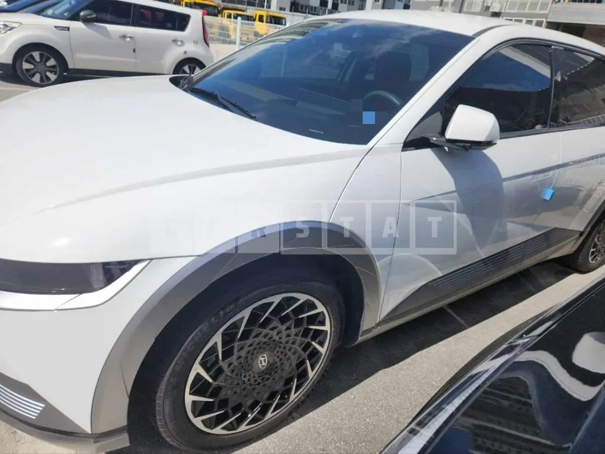 Photo 2 of 13: 2022 Hyundai IONIQ 5 Electric Car AWD Long Range — Korean insurance auction