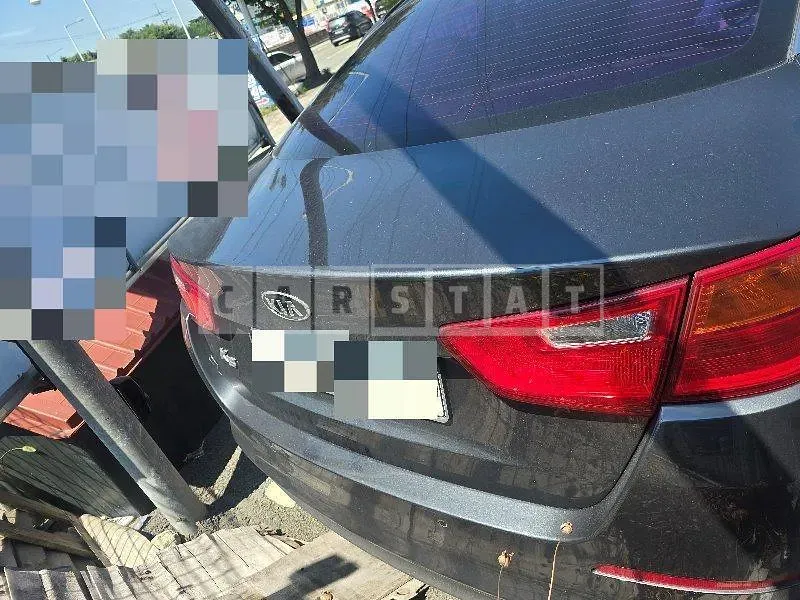 Photo 2 of 10: 2015 Kia K5 — Korean insurance auction
